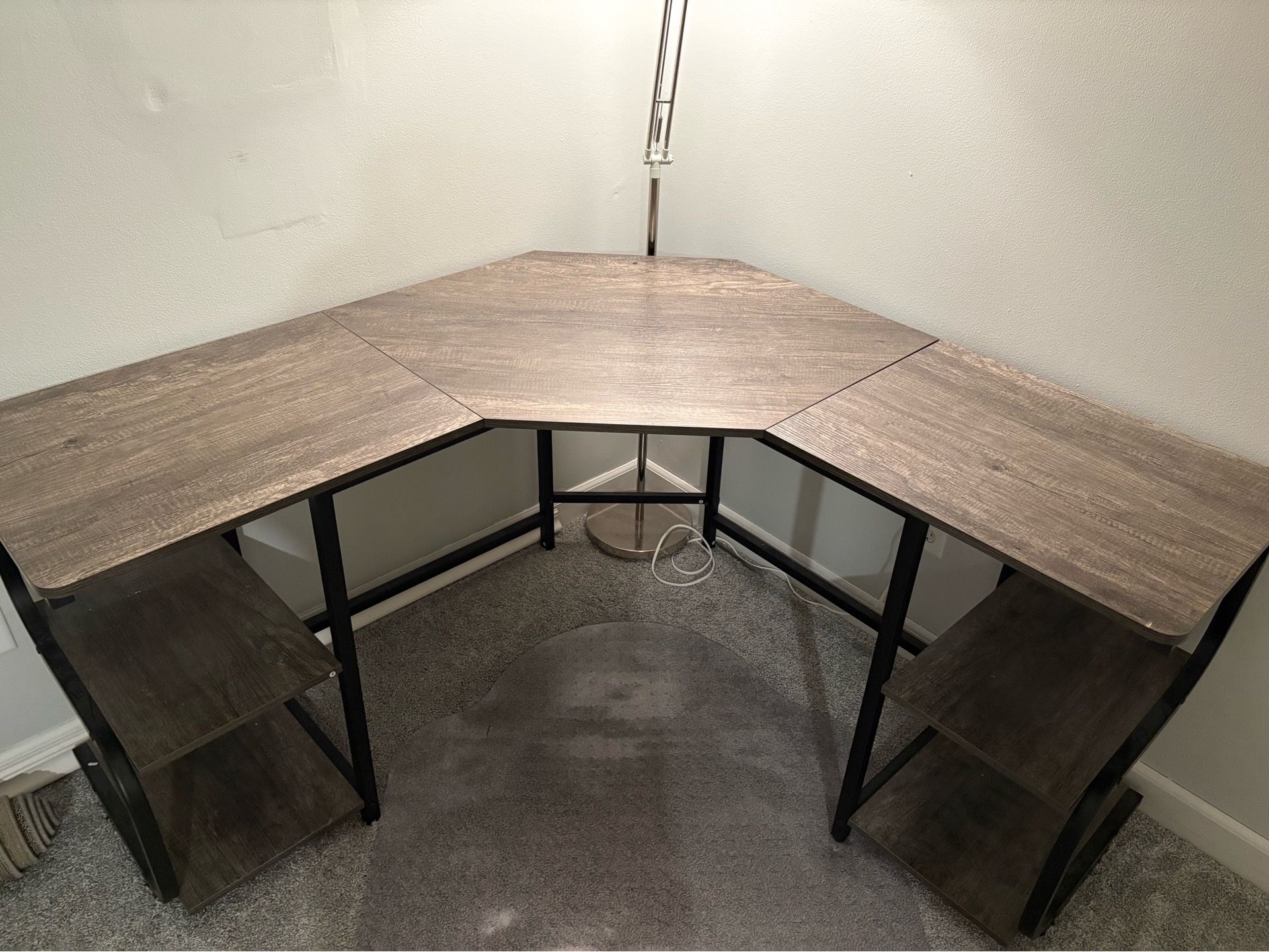 Corner desk