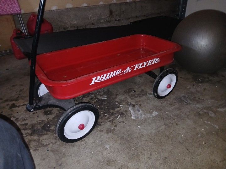 Radio Flyer Red Wagon