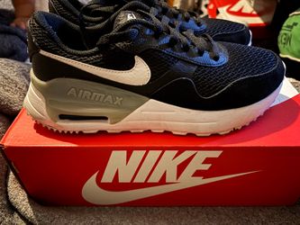 Nike air max size 8.5 woman