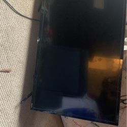 TCL TV comes Wit Roku Remote