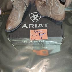 Ladies ARIAT boots