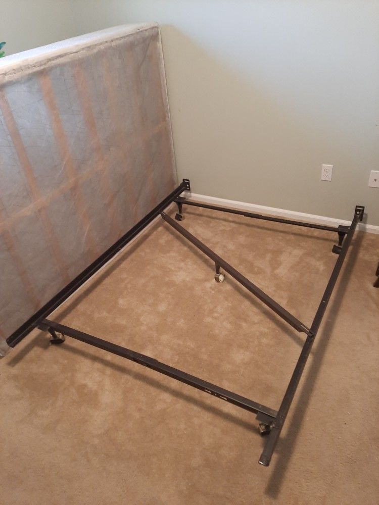 FULL Size  Metal Bed Frame