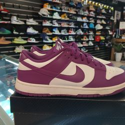 Nike dunk low white viotech purple/ Size 11
