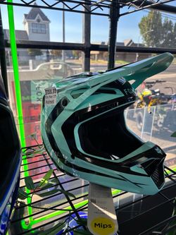FOX Youth Dirt Bike Helmet Mint Black Medium MIPS - New
