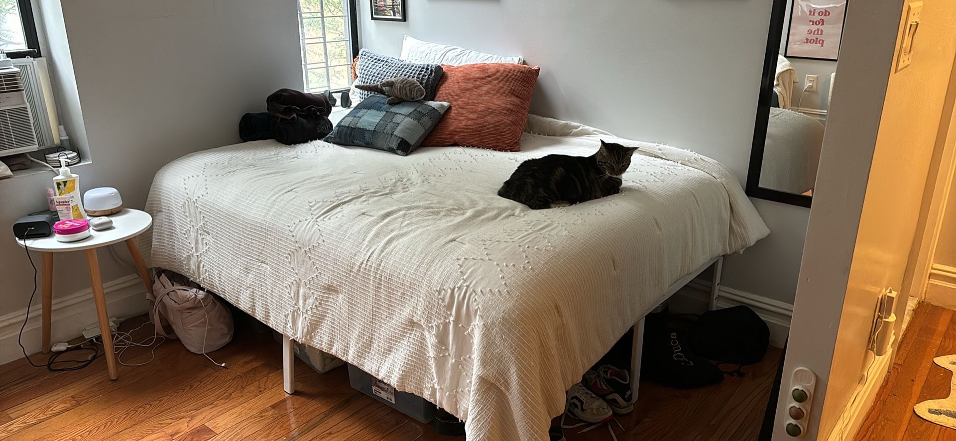 Mattress/Bed Frame/Dresser