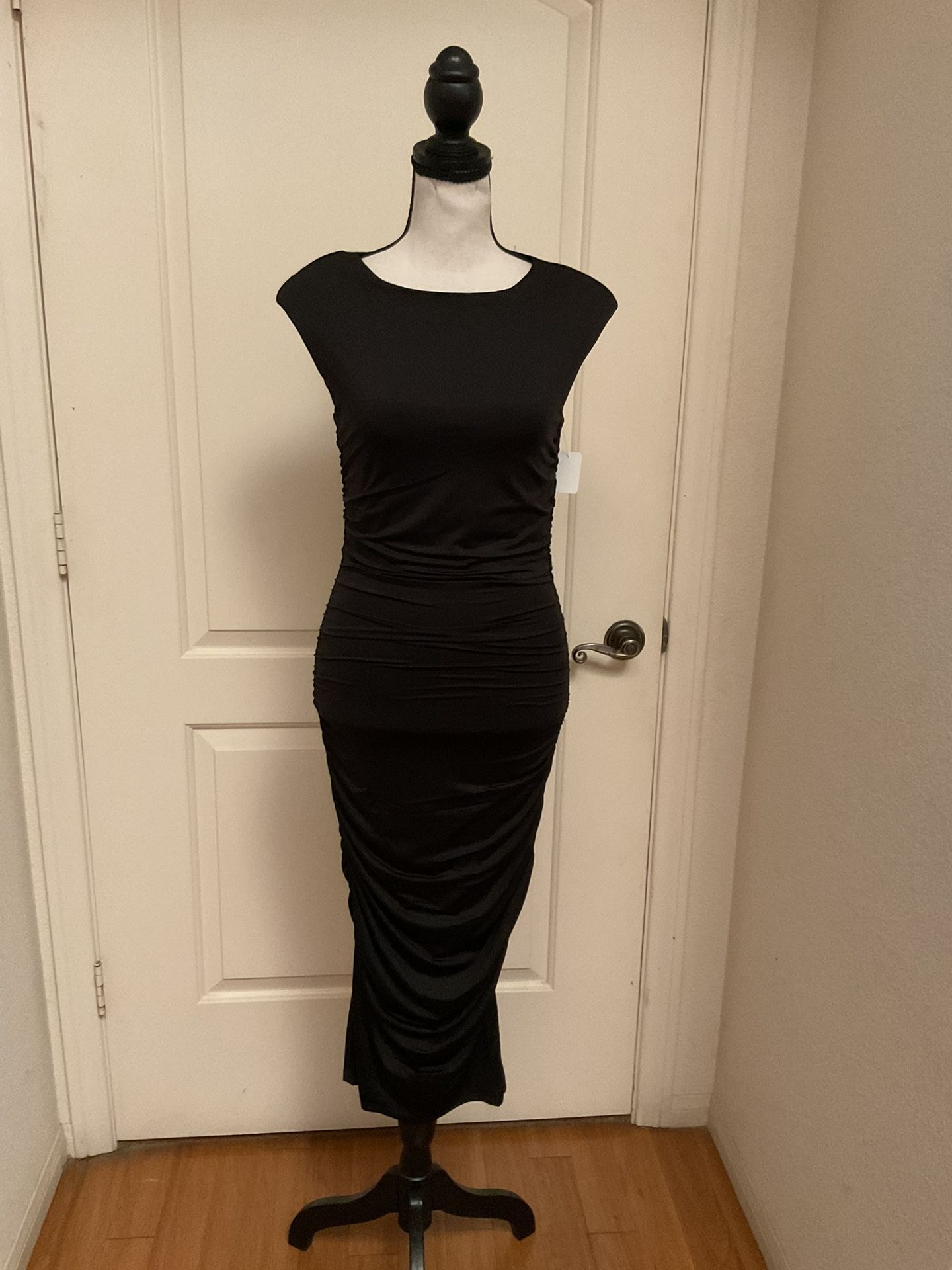 271-Black Midi Dress. Brand Name: Sofia Jeans By Sofia Vergara. Size X-Large.