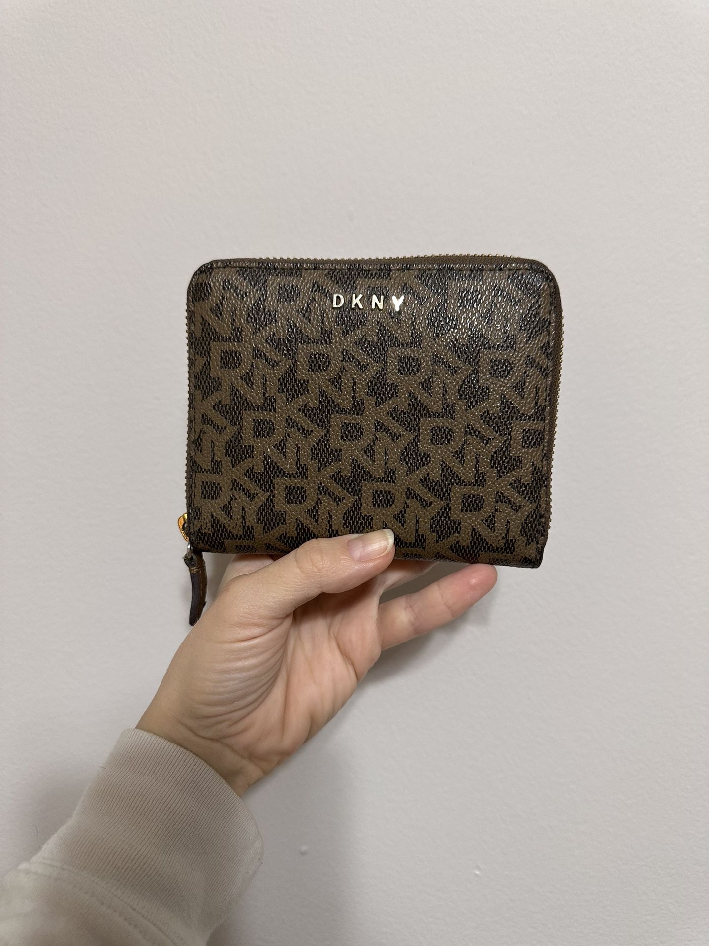 DKNY wallet