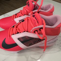 Football Cleats Men’s 7.5, Women’s 9