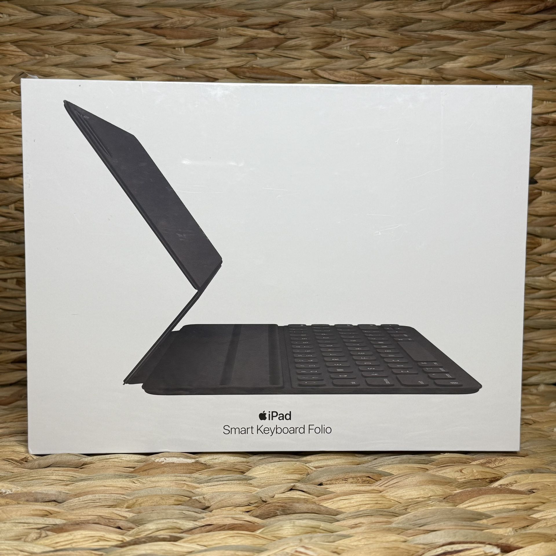 NEW Apple Smart Keyboard Folio for iPad Pro 11-inch