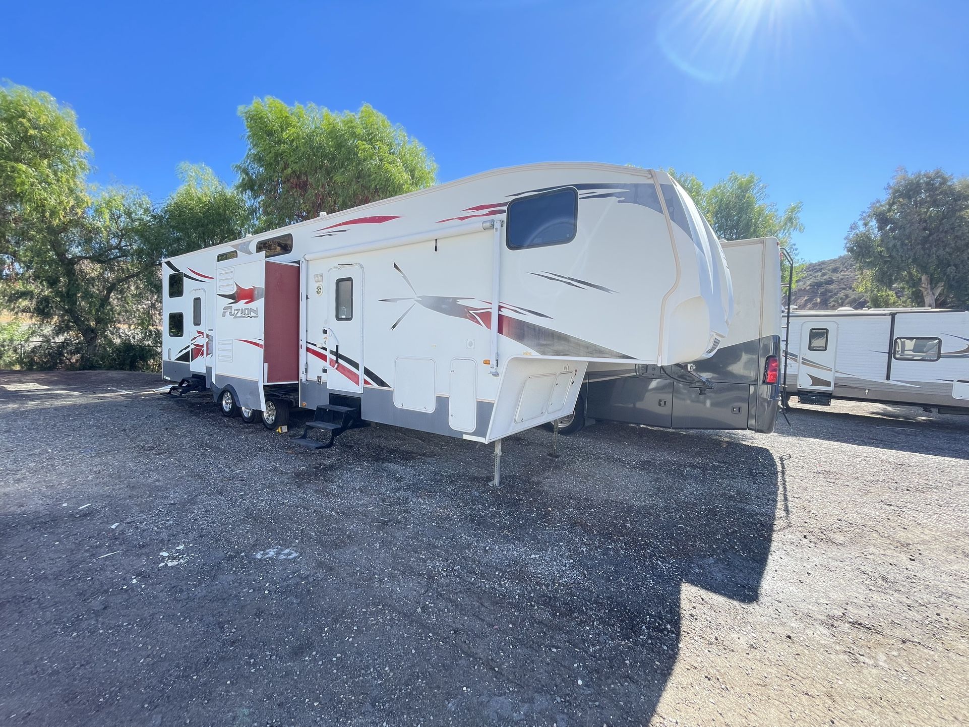 2008 Keystone Fuzion 393