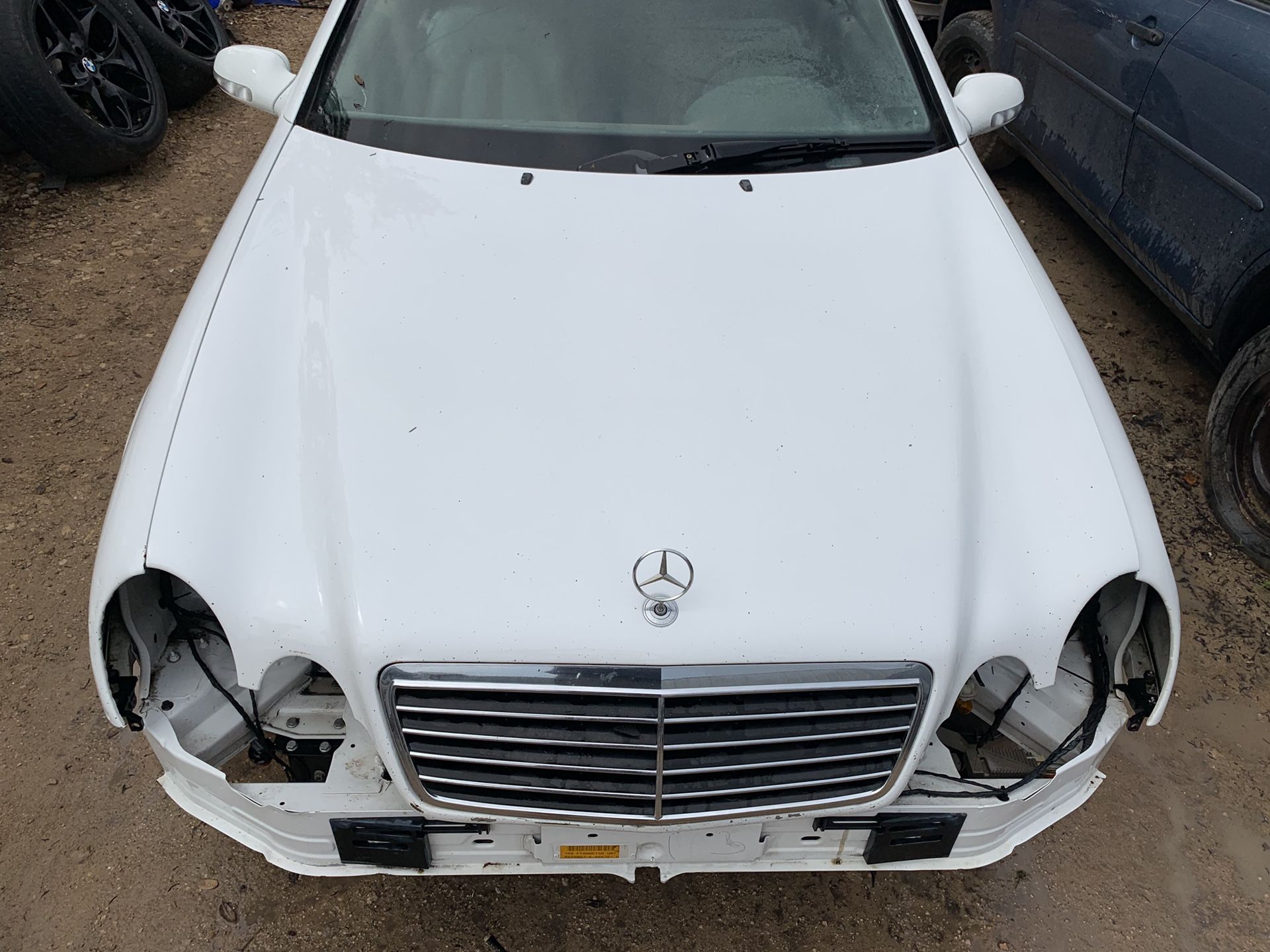 Parting out 2002 Mercedes Benz clk 320