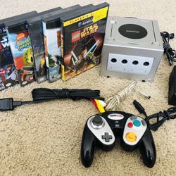 Nintendo GameCube Lot - Silver console, controller And Games