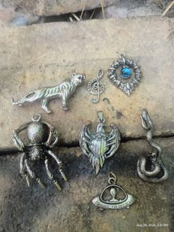Collectible Pendants & Collectible items