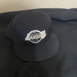 Adidas Lakers Hat