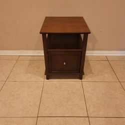 TV Stand (Real Wood) - 21"L x 19"W x 24.5"H