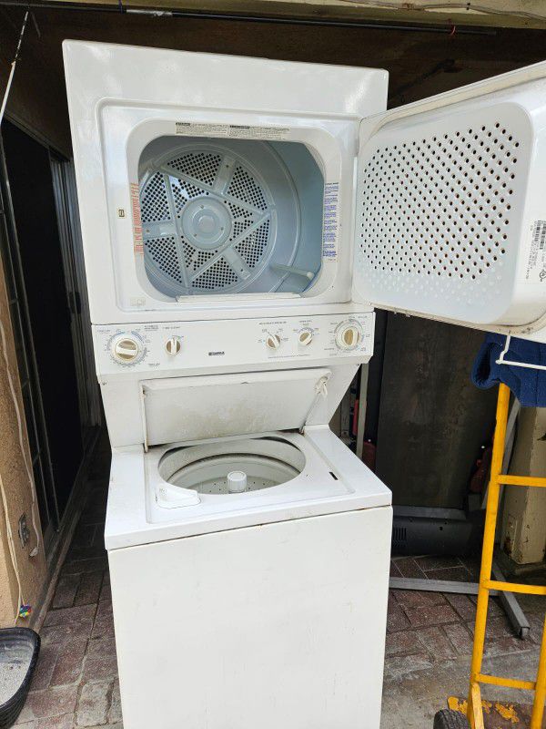Kenmore Washer/dryer (For Parts)