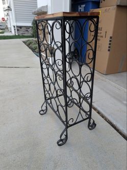 Metal and Wood Wine Rack 15 bottles