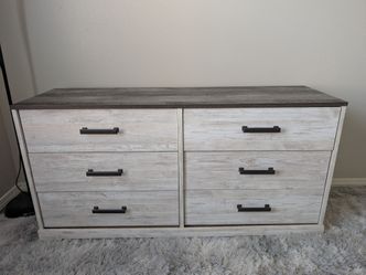 Bedroom Dresser Set (2 dressers, 1 nightstand)