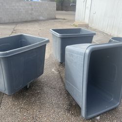 Rubbermaid Trash Bins 
