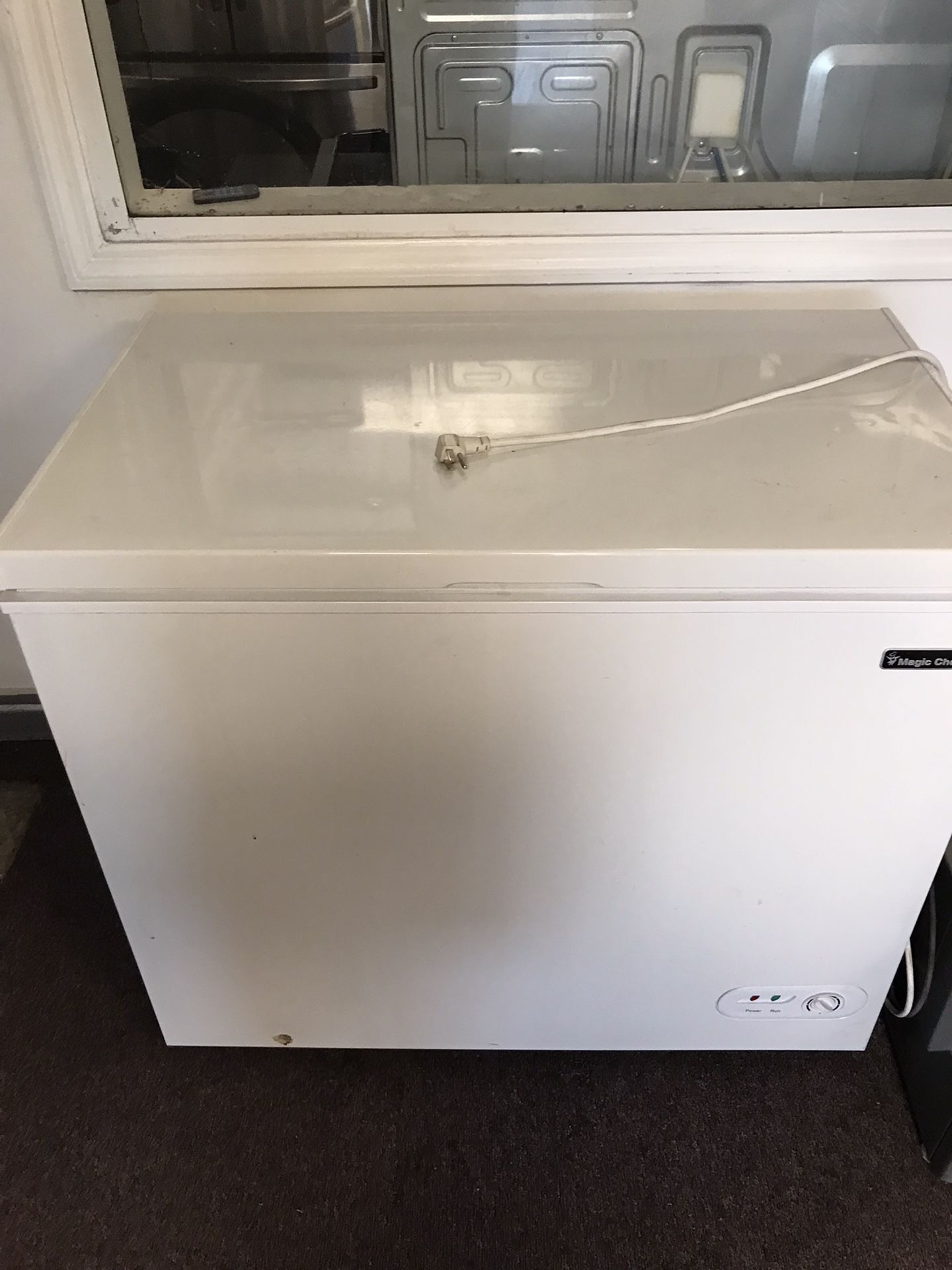 MAGIC CHEF FREEZER
