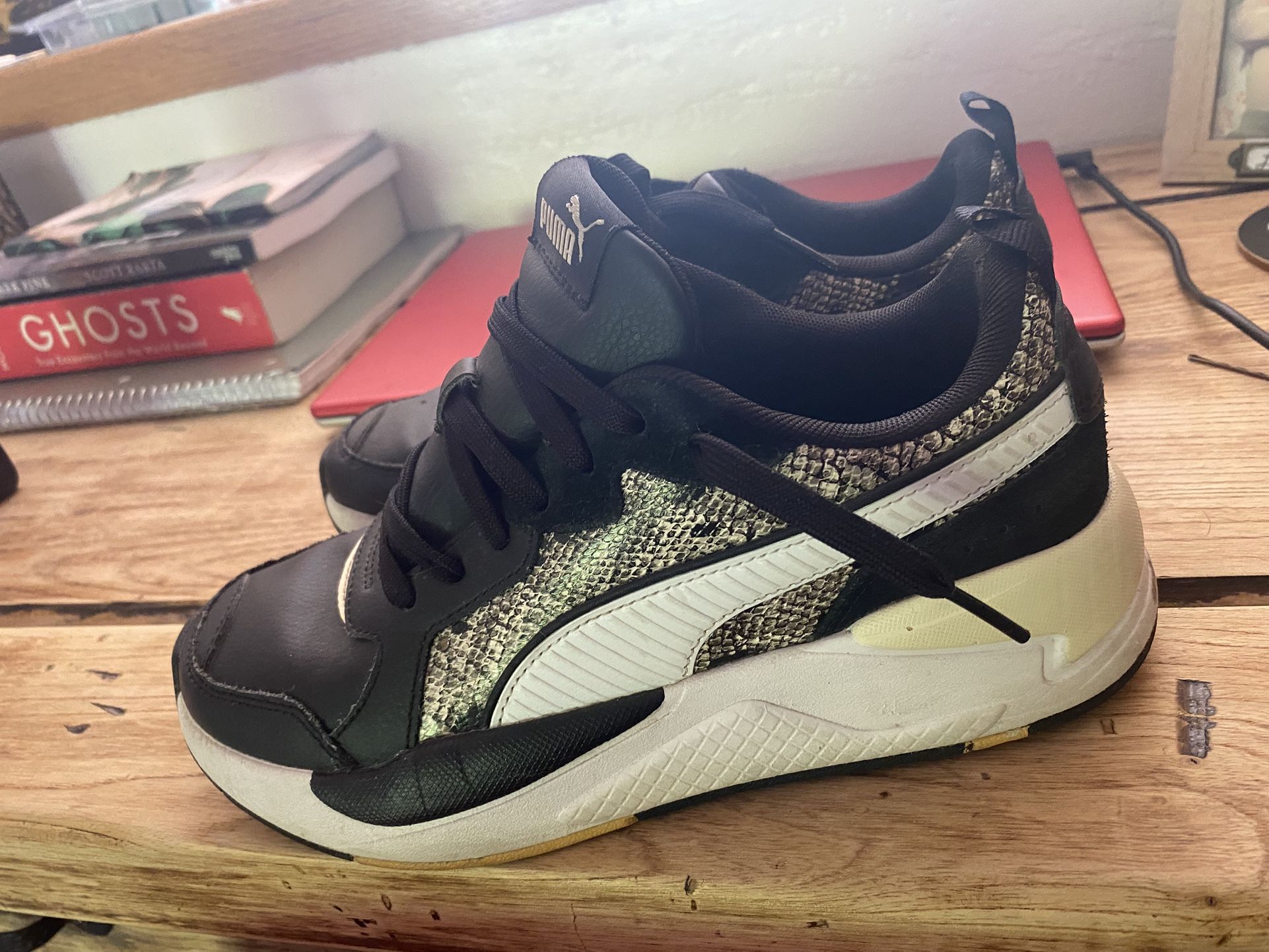 Women’s Size 8 Puma Sneakers