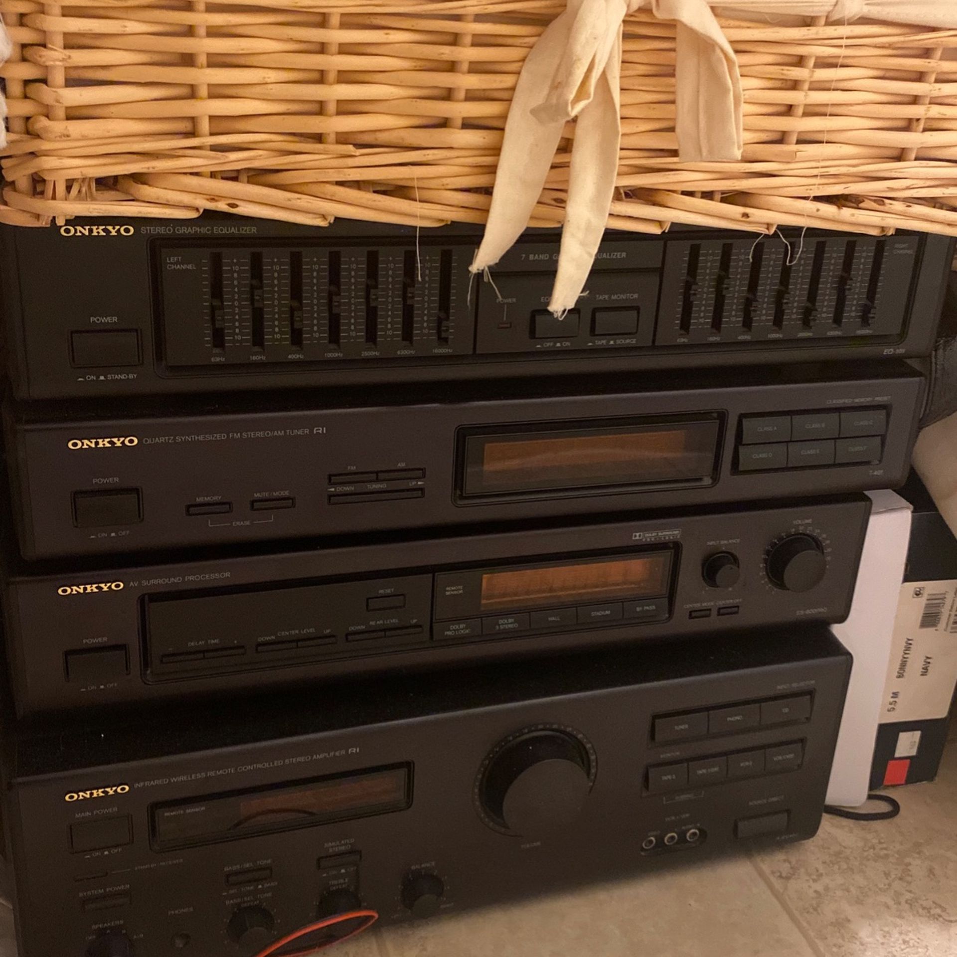 ONKYO Stero Set (no Speakers Included)