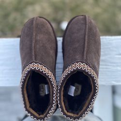 UGG shoes 8 size, brown colour