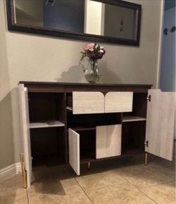 Sideboard cabinet