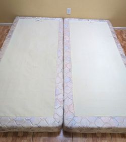 Serta 9" Ki,ng Size Box Spri,ng / Split Foundation Set - Heavy Duty. Delivery available.