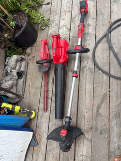 Craftsman yard tool with battery & charger