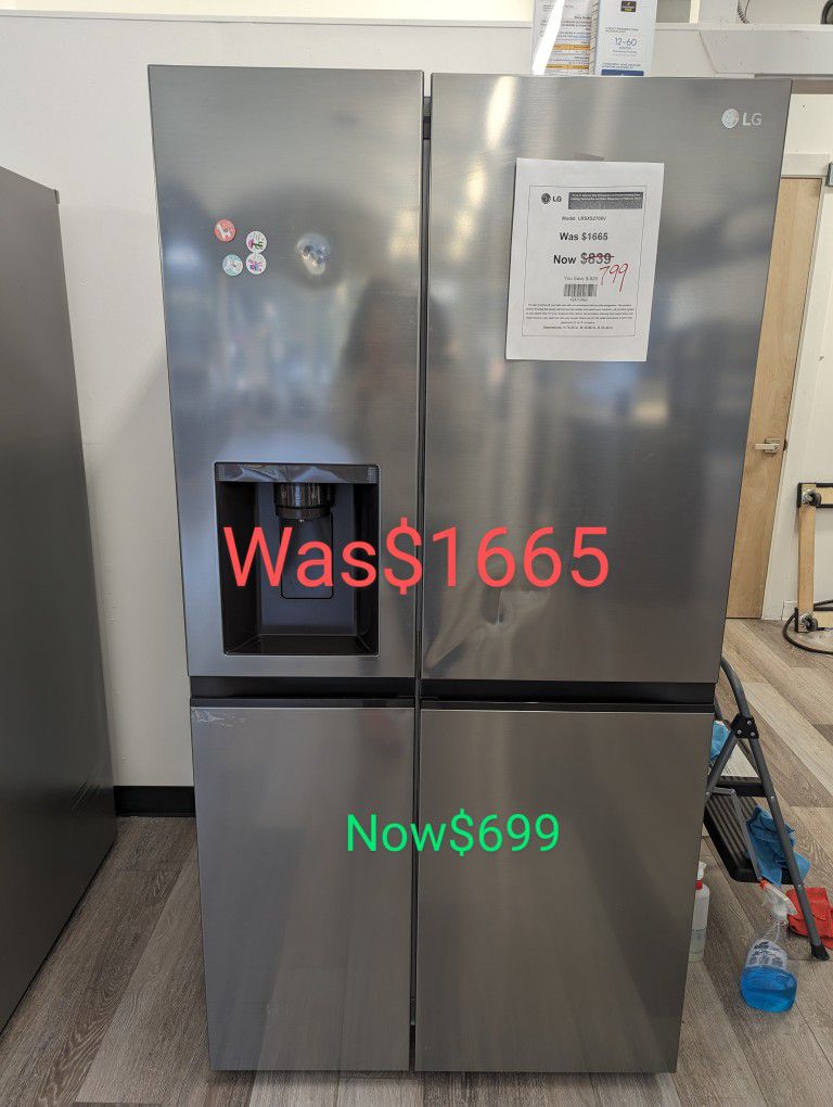 LG Side By Side Refrigerator With Water And Ice 
