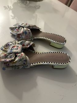 NIB Betsey Johnson Garnet Floral "Natural Ditsy" Pearl Bow Slide Sandals - Sz 8