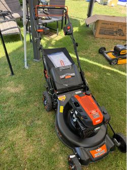 YG4761 24-in Gas Self-propelled lawn mower with 201-cc YARDMAX Engine