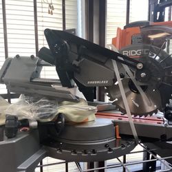 RIDGID 18V Brushless 7 1/4 Sliding Miter Saw (Tool-Only) $250