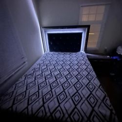 Queen Silver Bed With 2 Nightstand/ Bedside Table