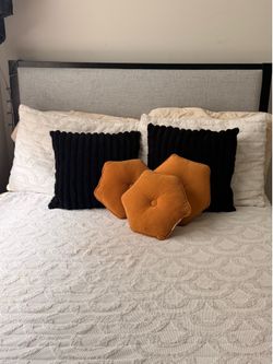 Full size bed