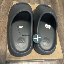 Men's Yeezy Slides Granite Size 7