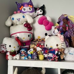 HELLO KITTY LOT NEED GONE ASAP 