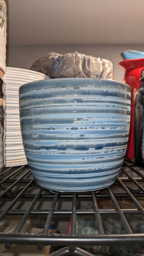 Blue Plant Pot / maceta azul