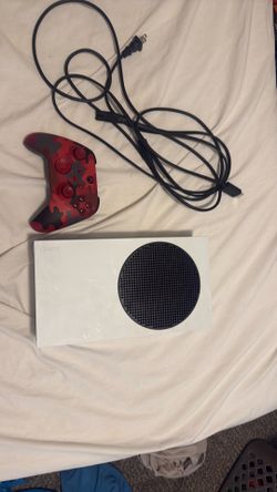 Xbox One Series S with red camo control