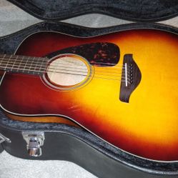 Yamaha Fg700s Solid Spruce Top Acoustic Like New