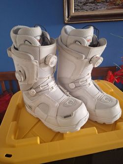 Dkuble zBOA Snowboard boots womens size 8