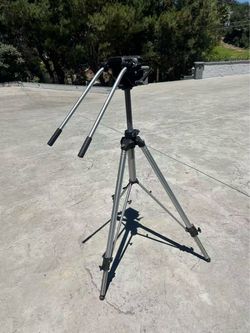 Camera Tripod with Pan Head
