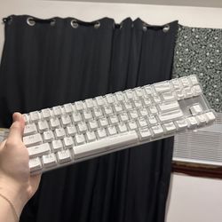 White Drevo 65% Mechanical Keyboard 