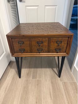 Unique end table with drawer