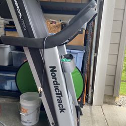NordicTrack 1750 Treadmill