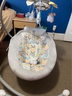 Fisher Price rotating baby swing