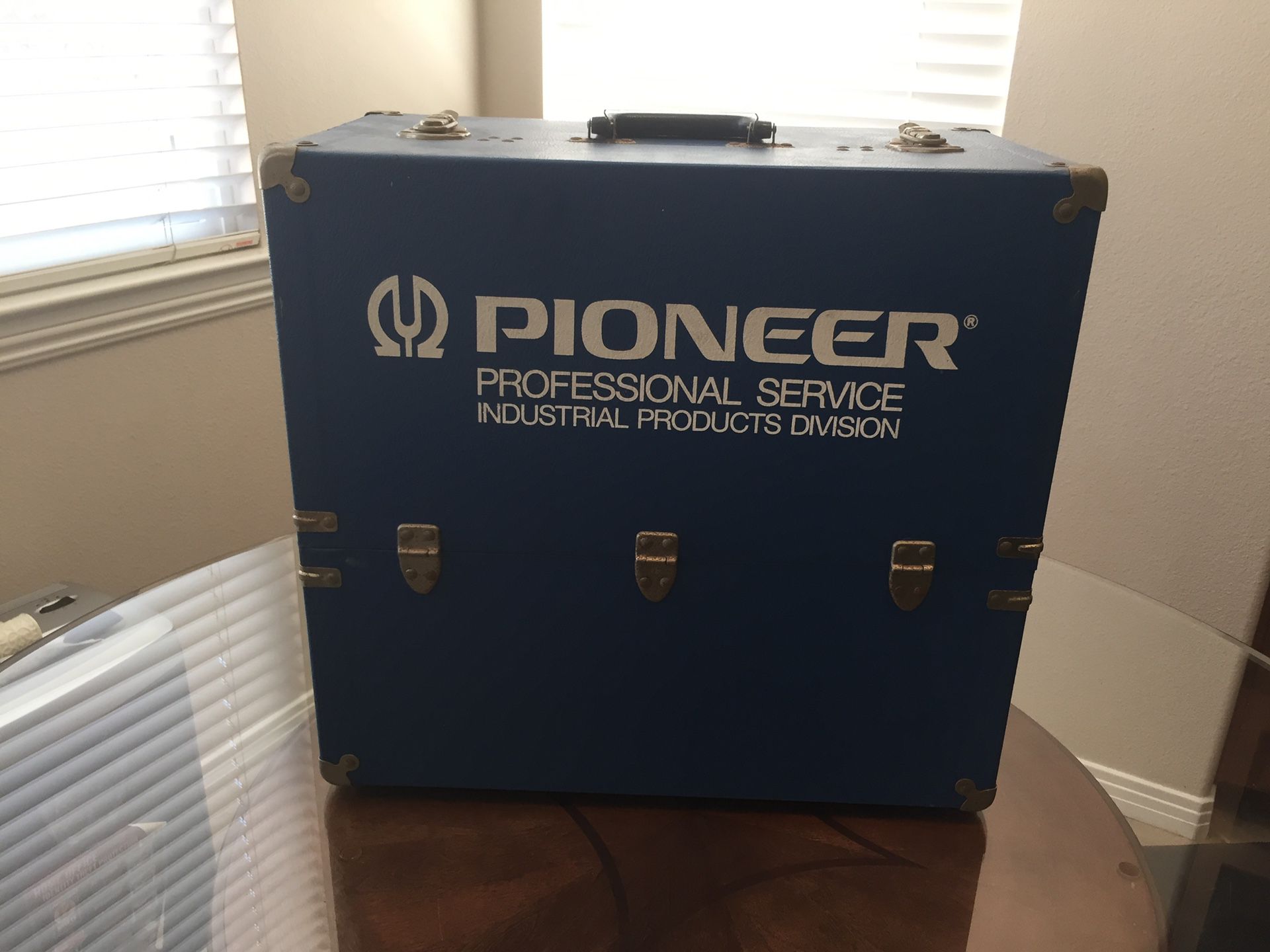 Vintage Pioneer vacuum tube caddy. Extremely rare.