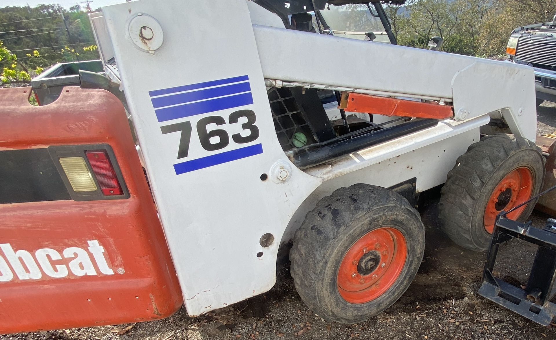 1989 bobcat 763. Newer engine out of a reefer cooler. Very little hours.