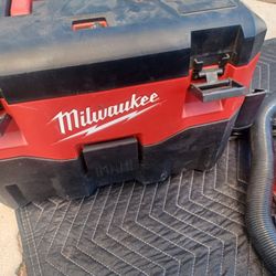 Milwaukee Vacuum.  ,charger